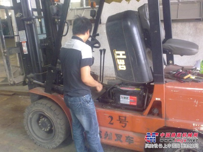 叉车行业新趋势：智能叉车引领未来物流